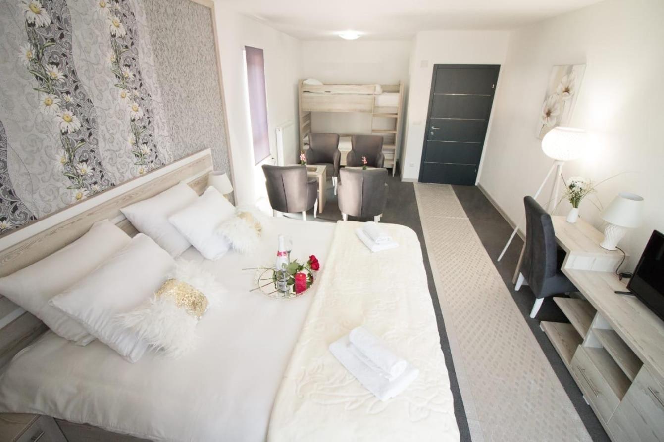 Aparthotel "Queen Zina" Vlašić Zewnętrze zdjęcie